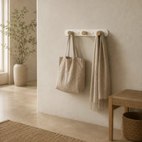 porte-manteau bois mural lifestyle entrée appartement blanc