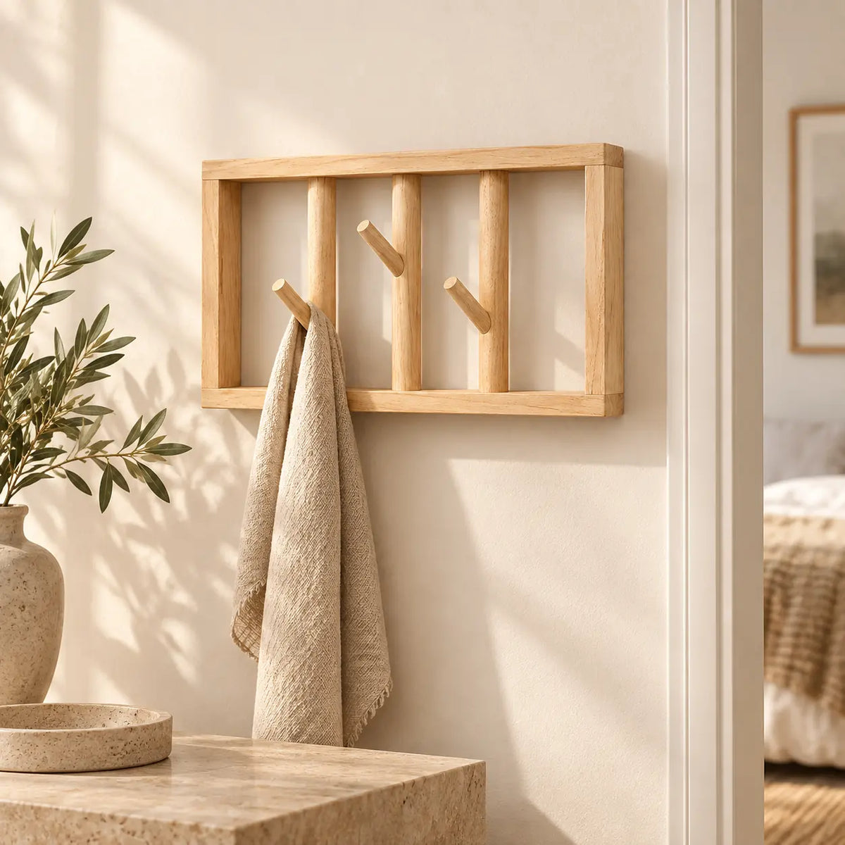 patère murale bois naturel 30 cm 3 patères – mise en situation dans un intérieur