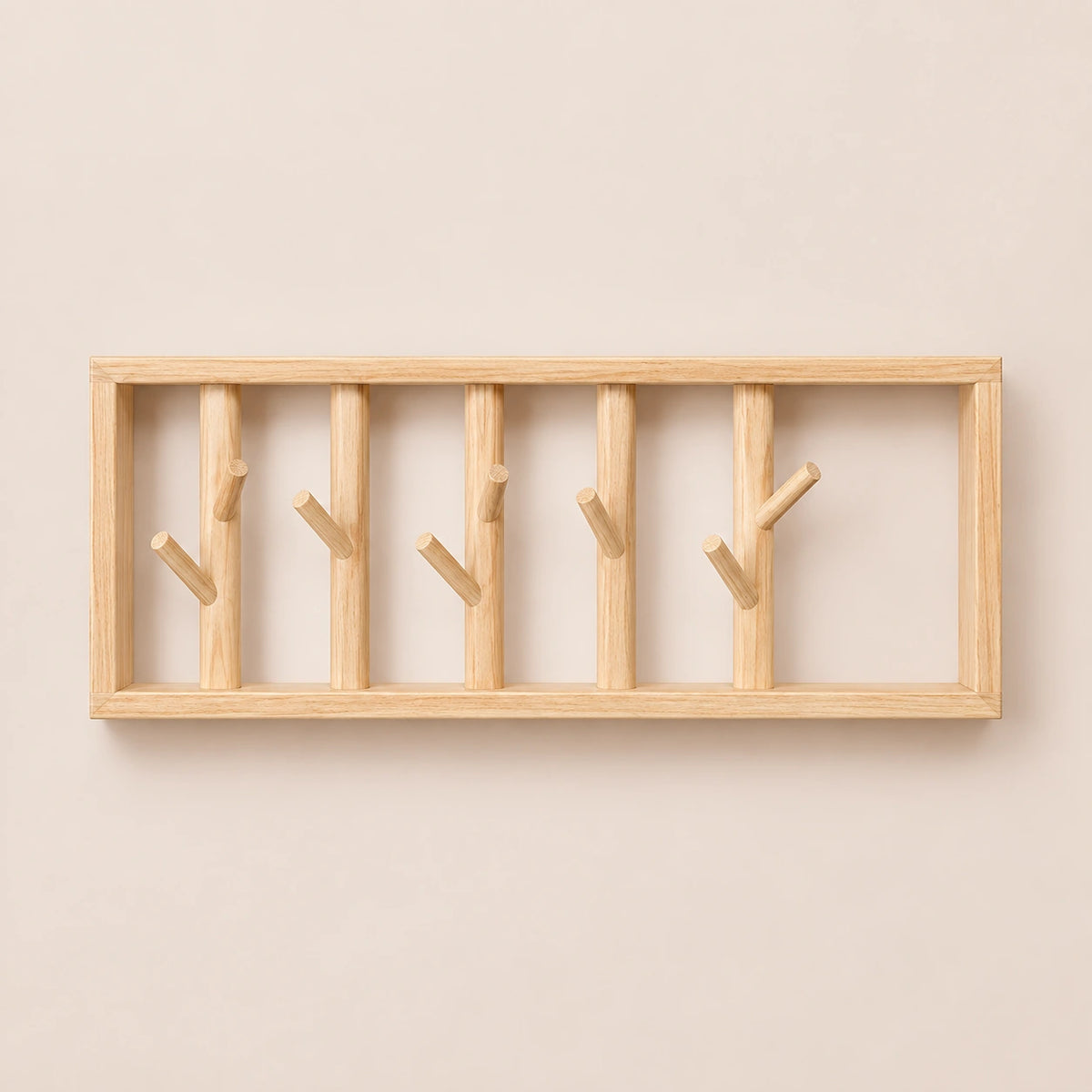 porte-manteau mural bois naturel 50 cm 5 patères avec tablette – vue principale sur fond beige