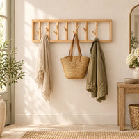 porte-manteau mural bois vernis 70 cm 7 patères – dans une entrée contemporaine