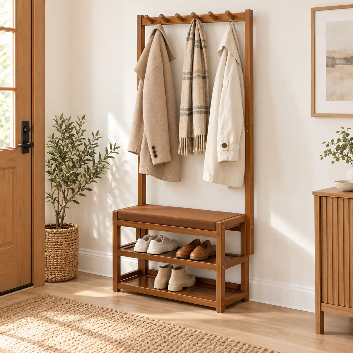 Banc porte-manteau bambou 60 cm en situation dans une entrée