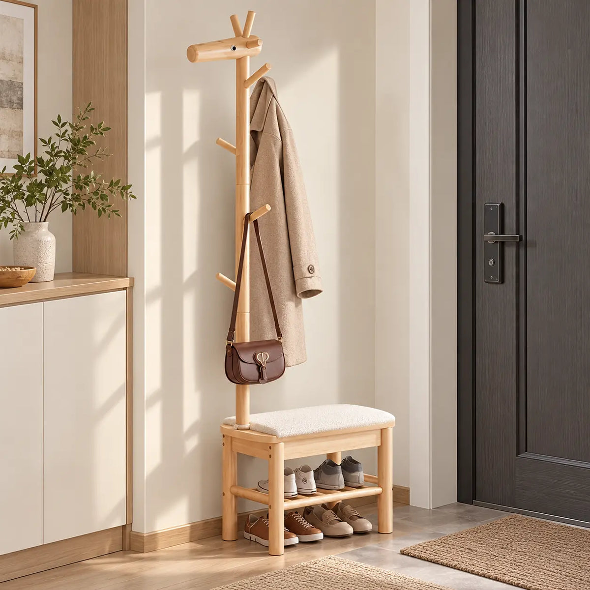 Banc porte-manteau bois naturel 55 cm avec vêtements et chaussures rangés