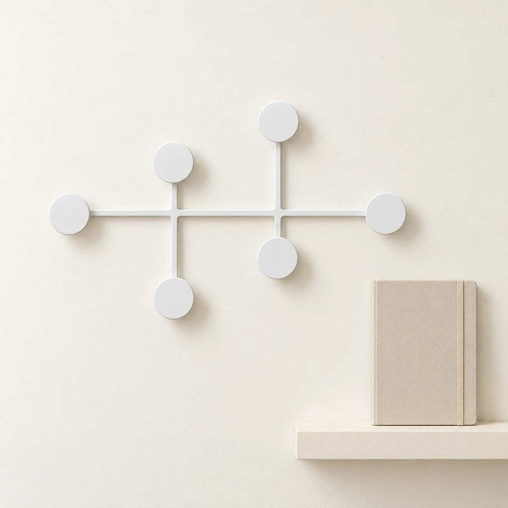 Vue de proportion illustrative du modèle blanc près d’un carnet et d’une console