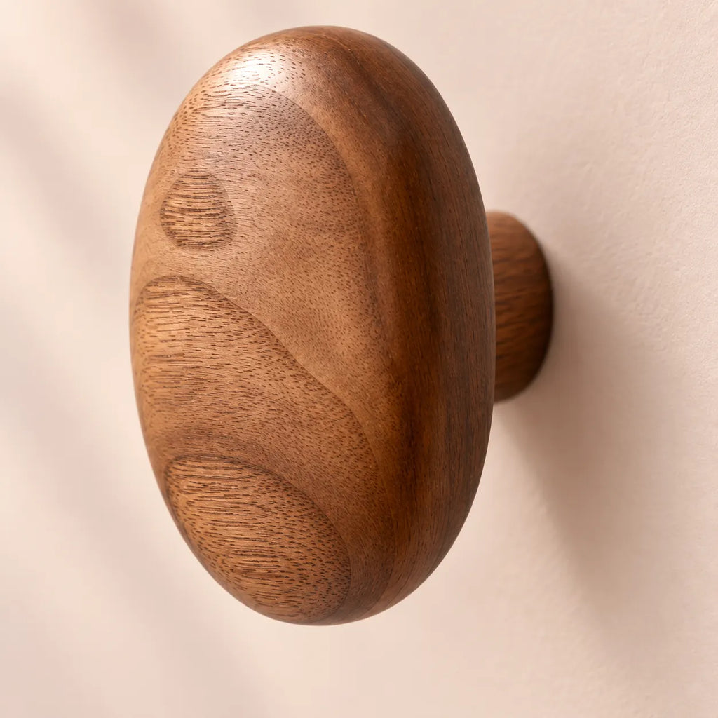 Patère bois ellipse lot 4 crochets muraux, forme ovale bois massif - détail du grain et des finitions