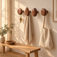 Patère bois noyer lot 4 crochets muraux, bois massif premium - ambiance dans un intérieur contemporain