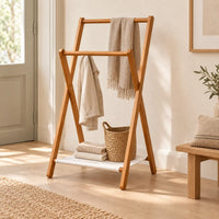 Portant bambou pliant sur pied 51 x 92 cm - mise en scène dans une chambre