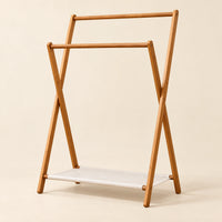 Portant bambou pliant sur pied 79 x 114 cm - vue principale sur fond beige