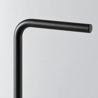 Détail de la barre supérieure et de la finition noire mate du valet