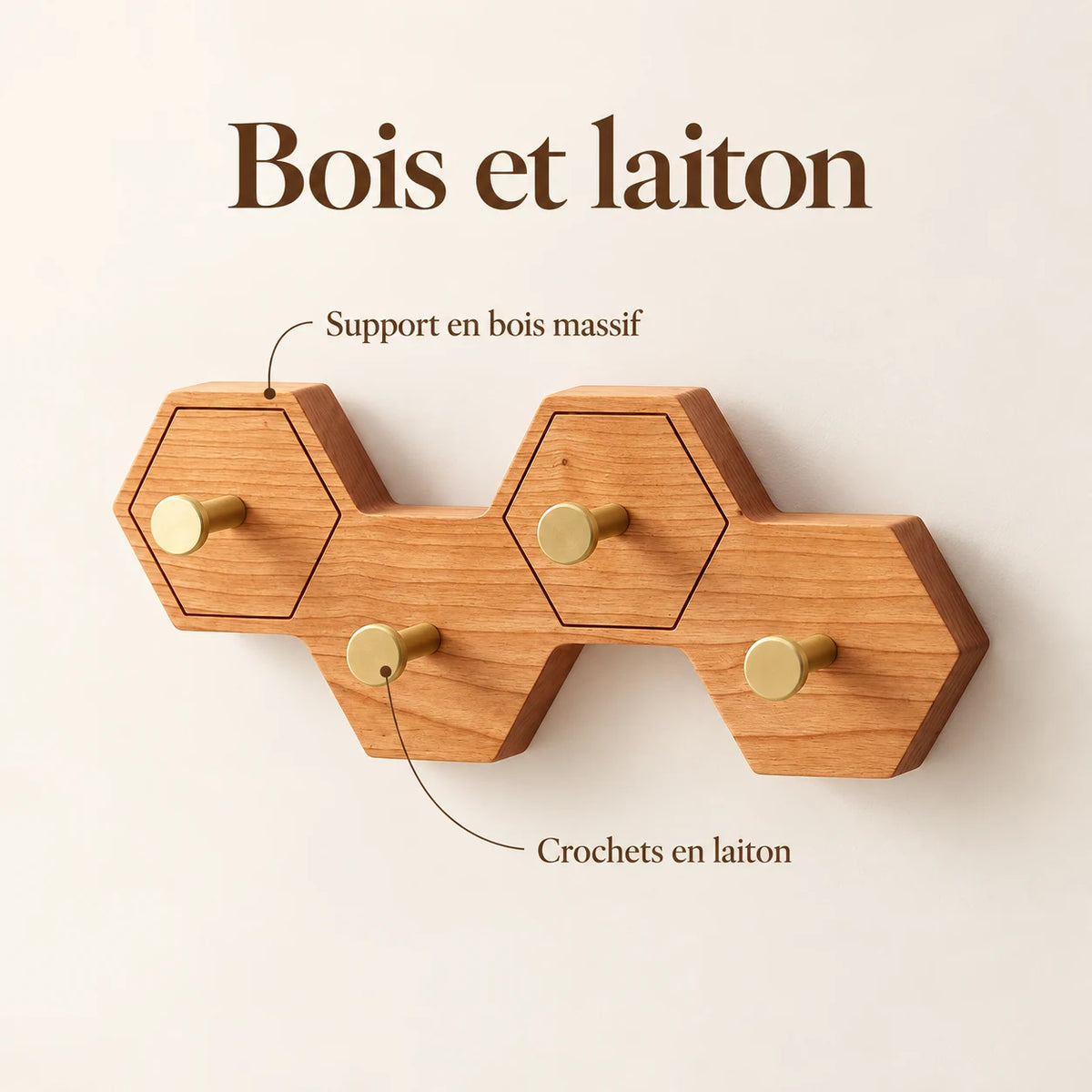 Crochet mural nid d’abeille bois clair, 4 crochets en laiton, support en bois massif et crochets en laiton