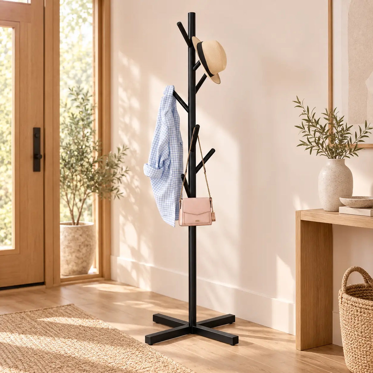 Porte-manteau perroquet noir 167 cm sur pied - seconde mise en scene