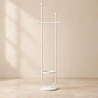 Portant sur pied design métal blanc 190 cm : vue complète du portant sur fond beige
