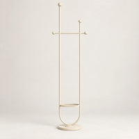 Portant sur pied design métal blanc cassé 190 cm : détail de la base circulaire et de la finition métal