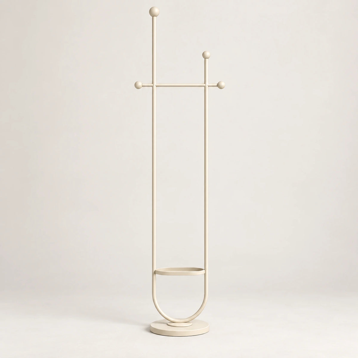 Portant sur pied design métal blanc cassé 190 cm : détail de la base circulaire et de la finition métal