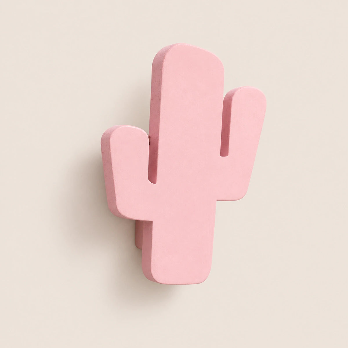 Crochet mural en bois motif Cactus poudré pour chambre enfant – vue principale du crochet décoratif sur fond beige