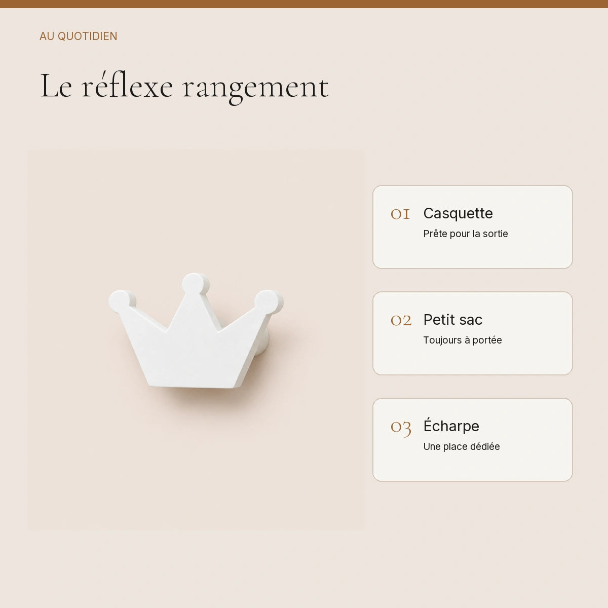 Crochet mural en bois motif Couronne blanche pour chambre enfant – idées pour ranger les accessoires enfant