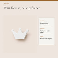 Crochet mural en bois motif Couronne blanche pour chambre enfant – détail du bois peint et de la finition