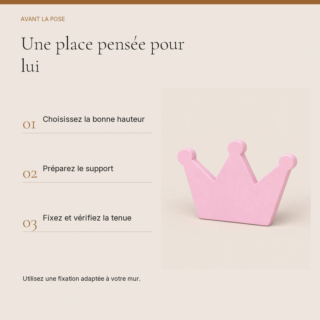 Crochet mural en bois motif Couronne poudrée pour chambre enfant – conseils de pose et de fixation murale