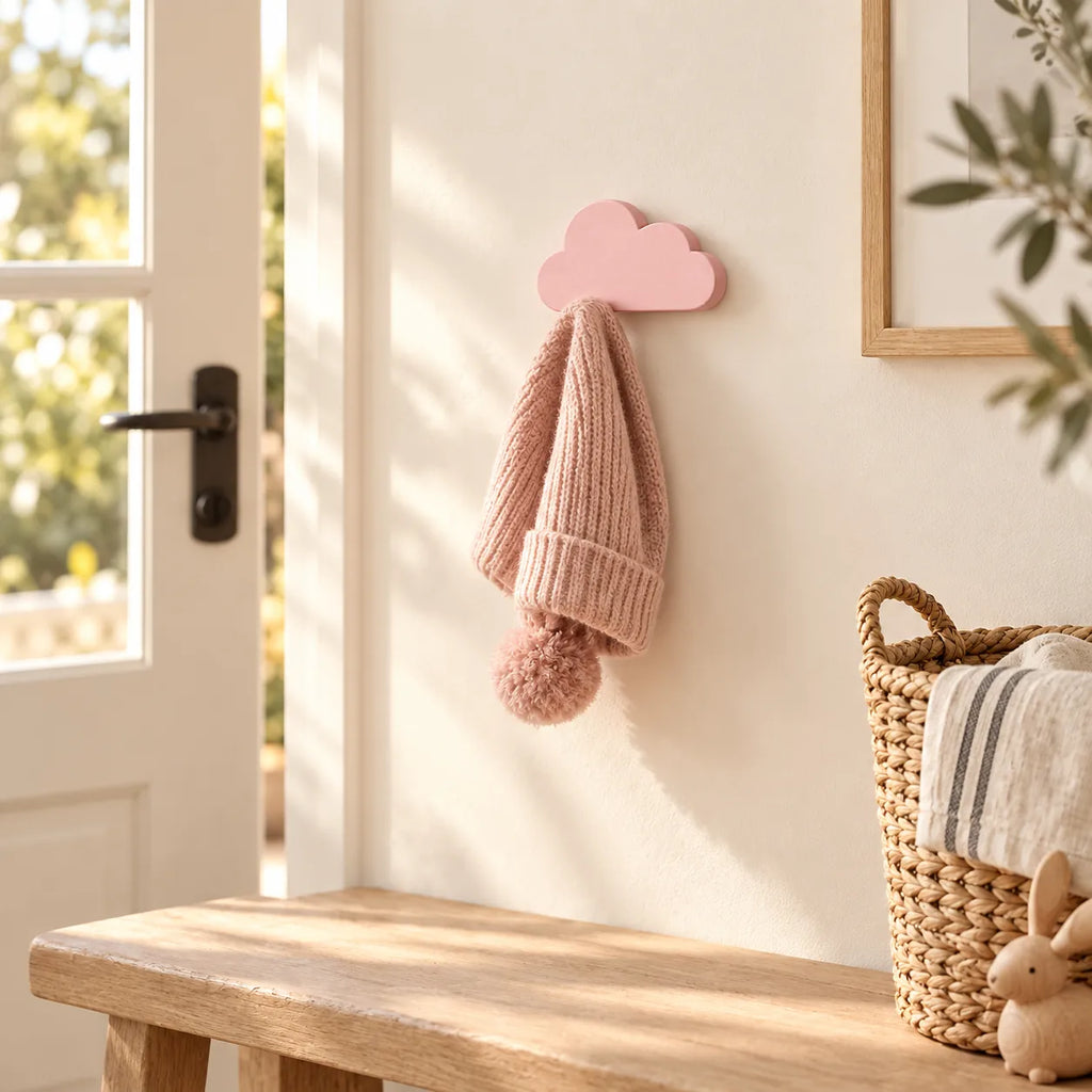 Crochet mural en bois motif nuage poudré à base droite pour chambre enfant – dans une entrée familiale