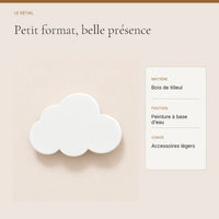Crochet mural en bois motif Nuages blancs pour chambre enfant – détail du bois peint et de la finition