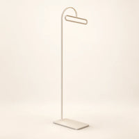 Porte-manteau portant design metal blanc 175 cm — sur fond clair