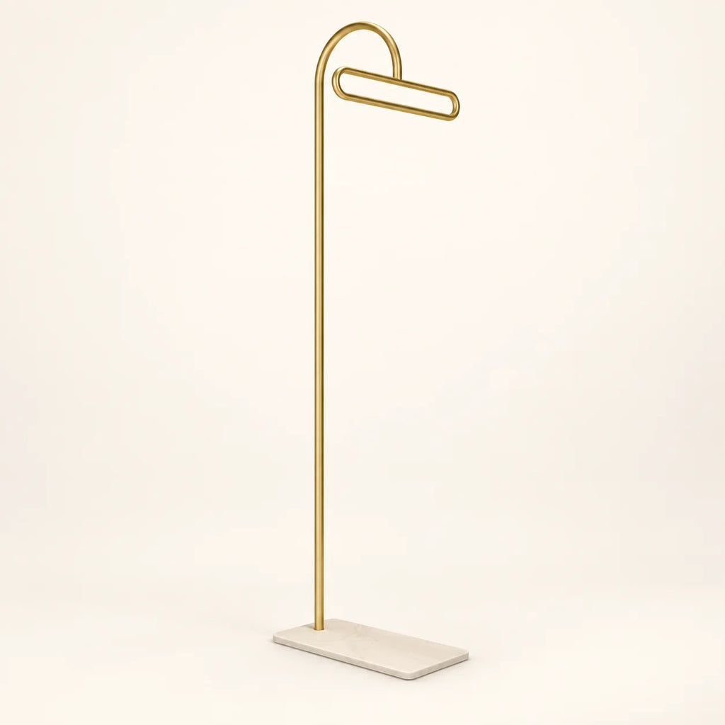 Porte-manteau portant design metal dore 175 cm — sur fond clair