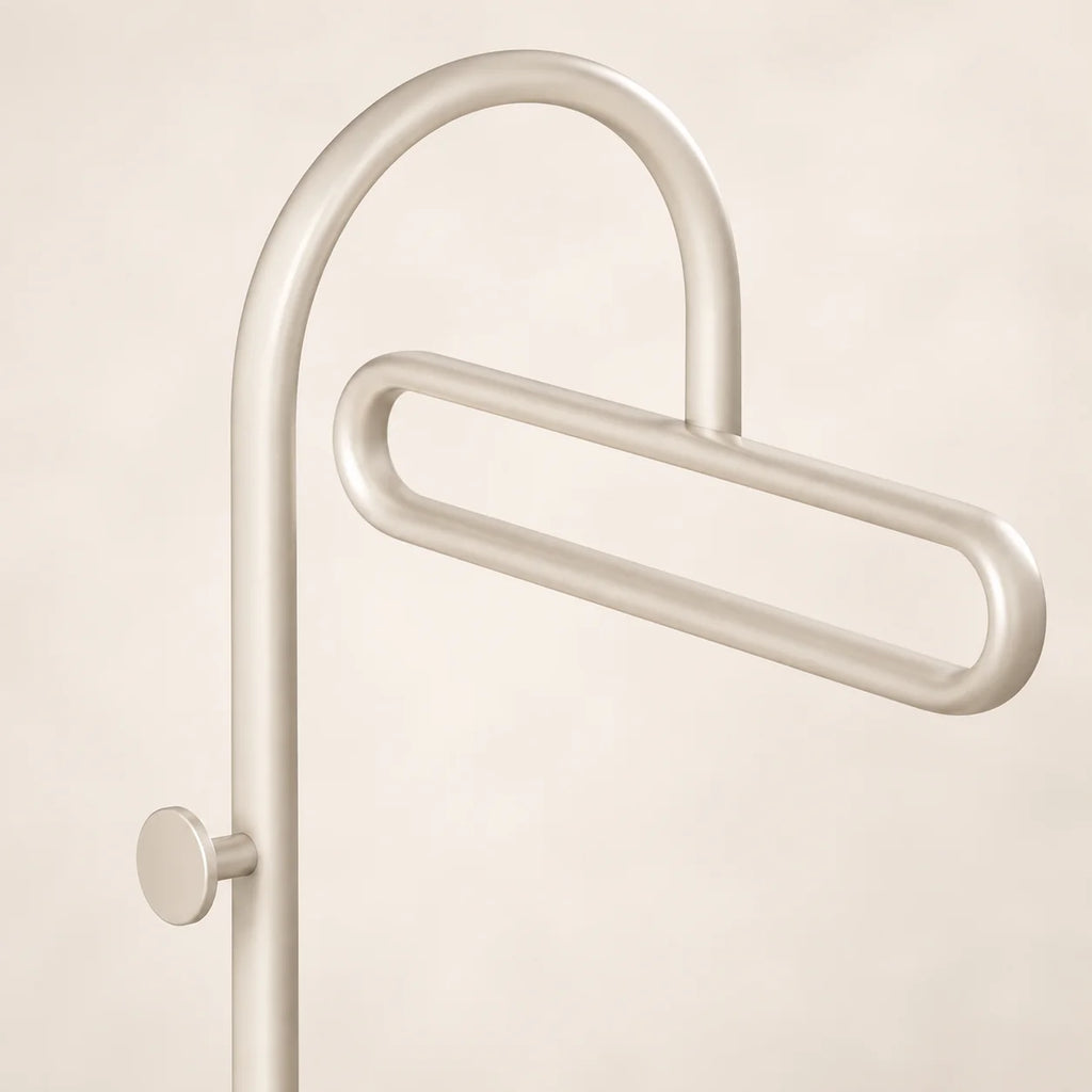 Porte-manteau portant metal blanc 175 cm — en gros plan sur la partie supérieure