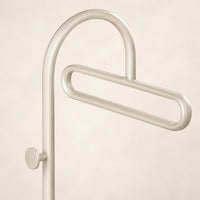 Porte-manteau portant metal blanc 175 cm — en gros plan sur la partie supérieure