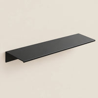 Étagère salle de bain aluminium noire 40 cm : vue du produit sur fond beige