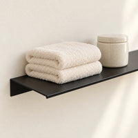 Étagère salle de bain aluminium noire 50 cm : finition et accessoires en situation