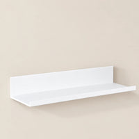 Étagère salle de bain avec rebord blanche 40 cm : vue du produit sur fond beige