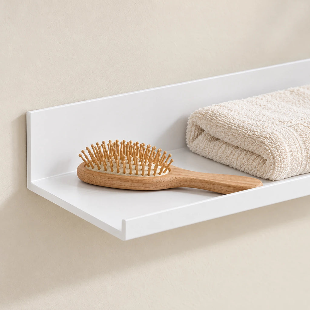 Étagère salle de bain avec rebord blanche 40 cm : finition et accessoires en situation