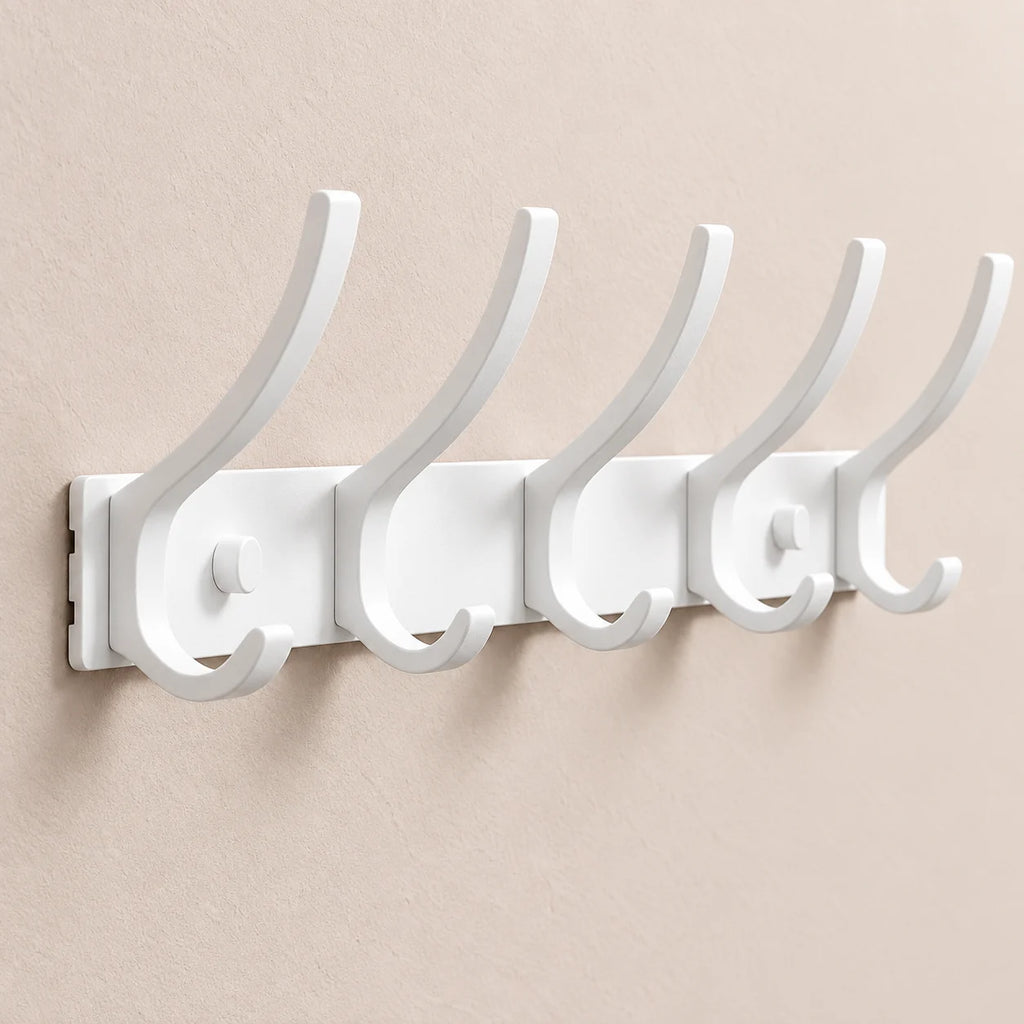 Crochet mural pliant blanc 5 crochets aluminium, porte-manteau mural blanc : détail du crochet pliant en aluminium