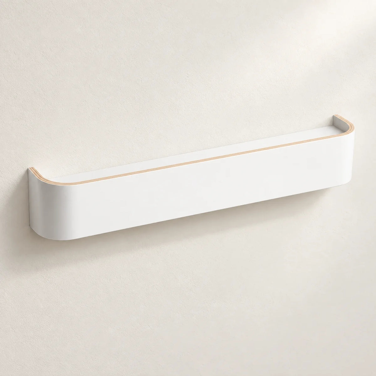 Porte-manteau mural bois blanc 5 crochets — sur fond clair