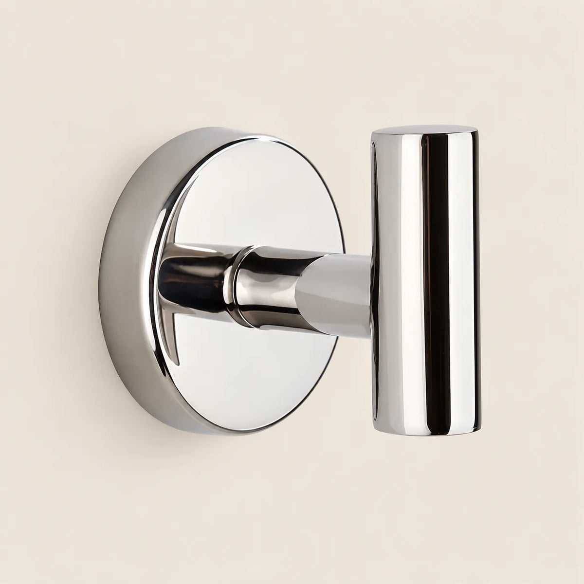 Patère design chrome brillant en inox à vis : forme du crochet en T