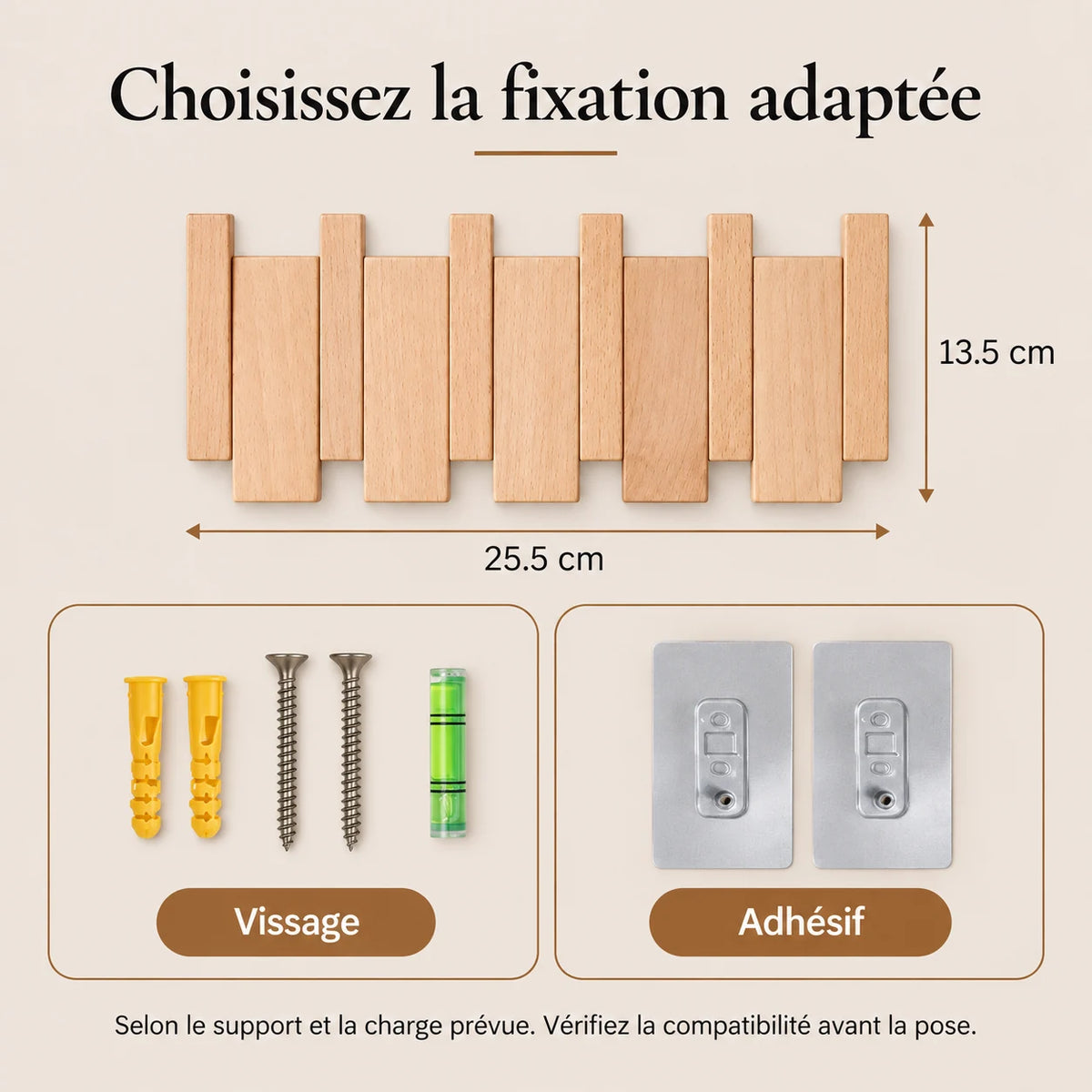 Fixation de la patère hêtre naturel clair 4 crochets : vissage ou adhésif selon le support.