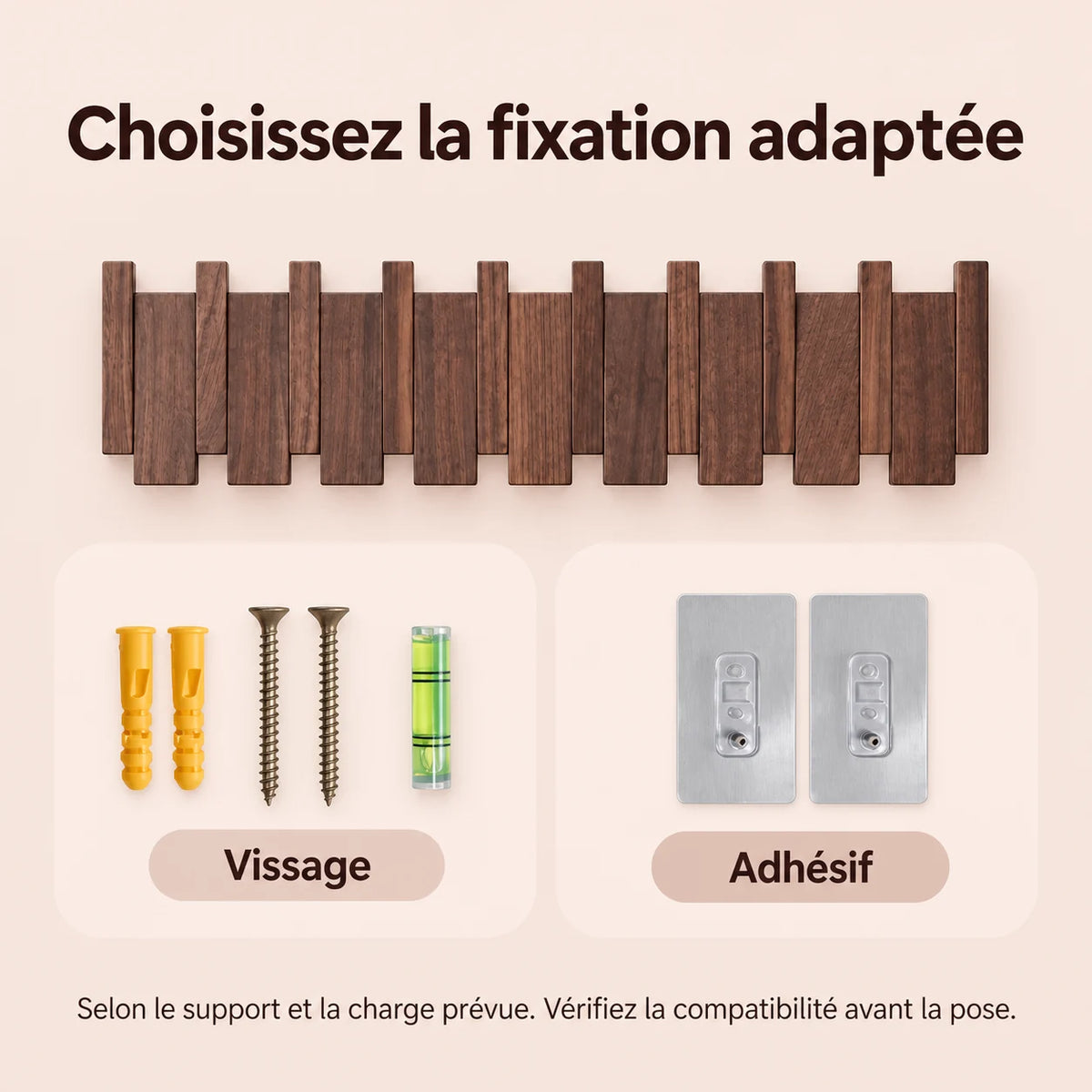Fixation de la patère noyer foncé 8 crochets : vissage ou adhésif selon le support.