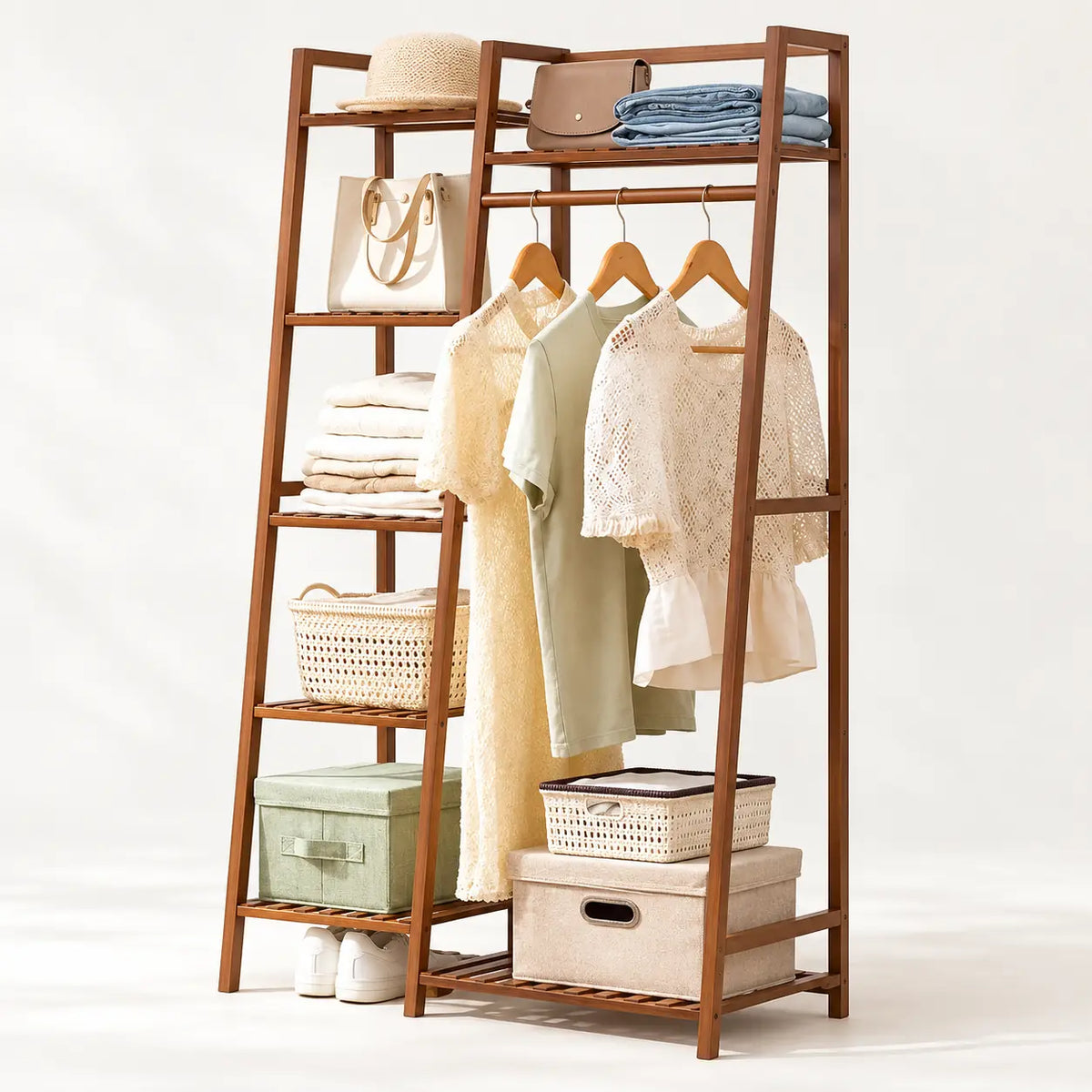 Penderie ouverte en bambou brun simple 80 cm : vue de trois quarts de la structure