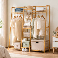 Penderie ouverte en bambou naturel double 130 cm : mise en scène dans une chambre