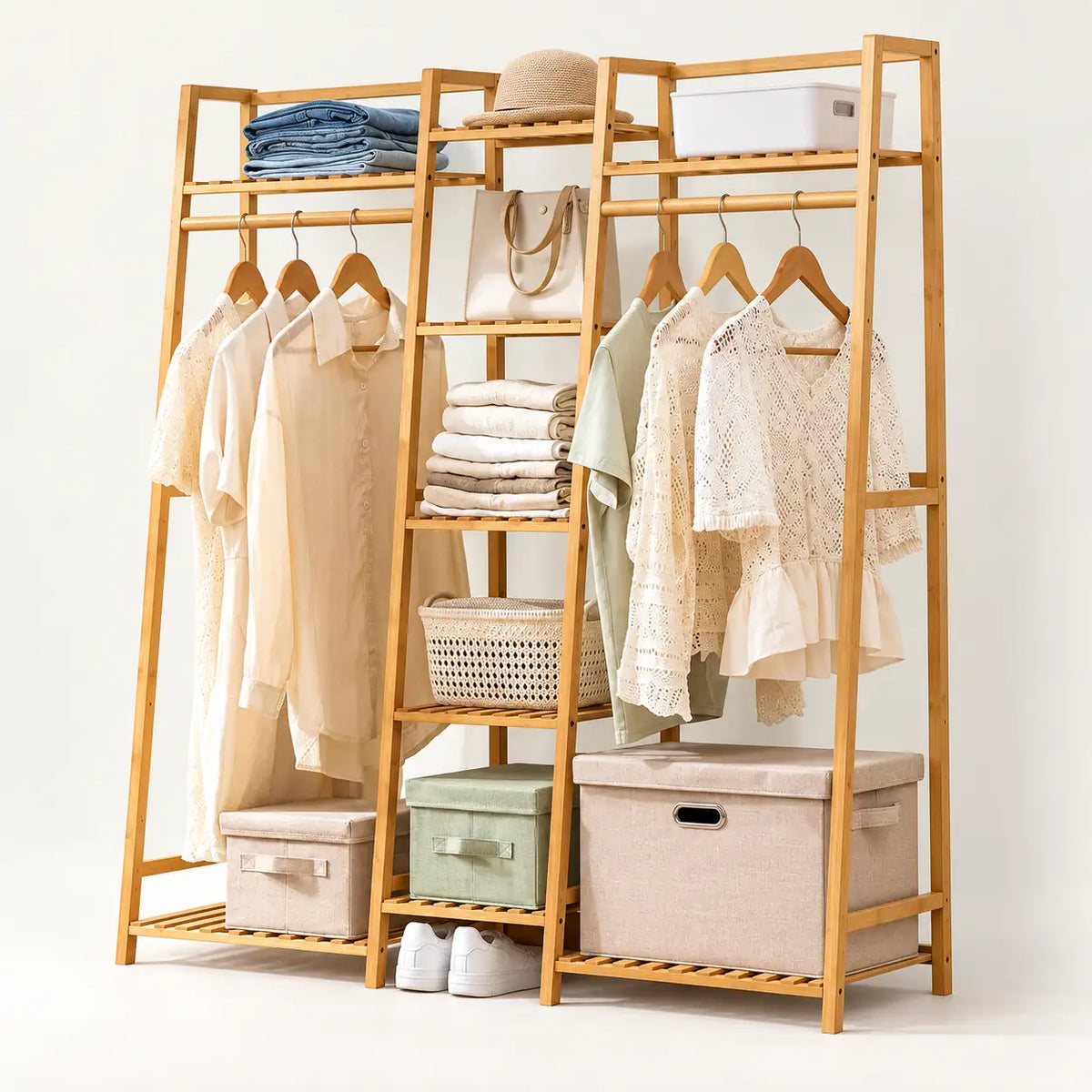 Penderie ouverte en bambou naturel double 130 cm : vue de trois quarts de la structure
