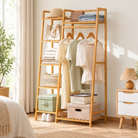 Penderie ouverte en bambou naturel simple 80 cm : mise en scène dans une chambre