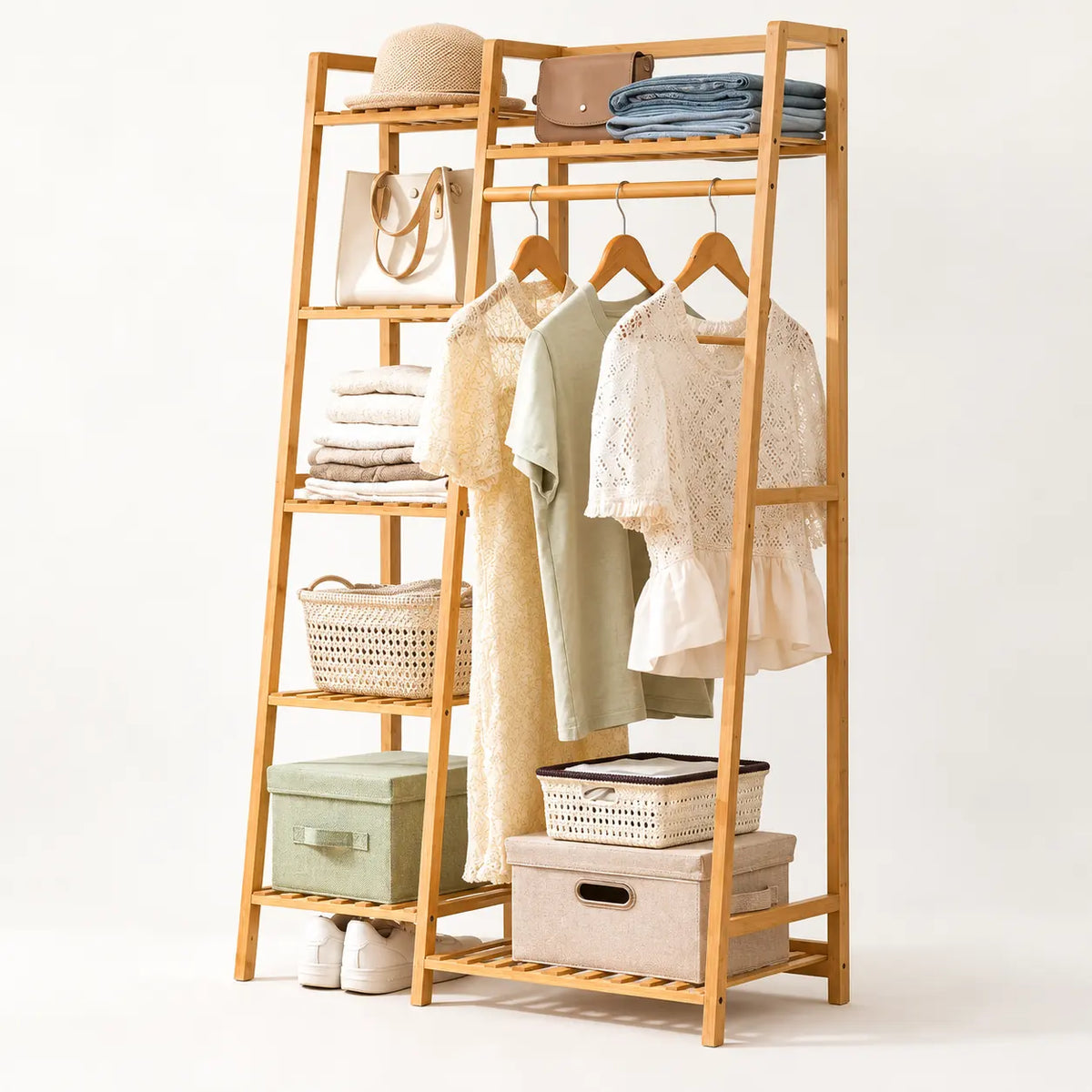 Penderie ouverte en bambou naturel simple 80 cm : vue de trois quarts de la structure