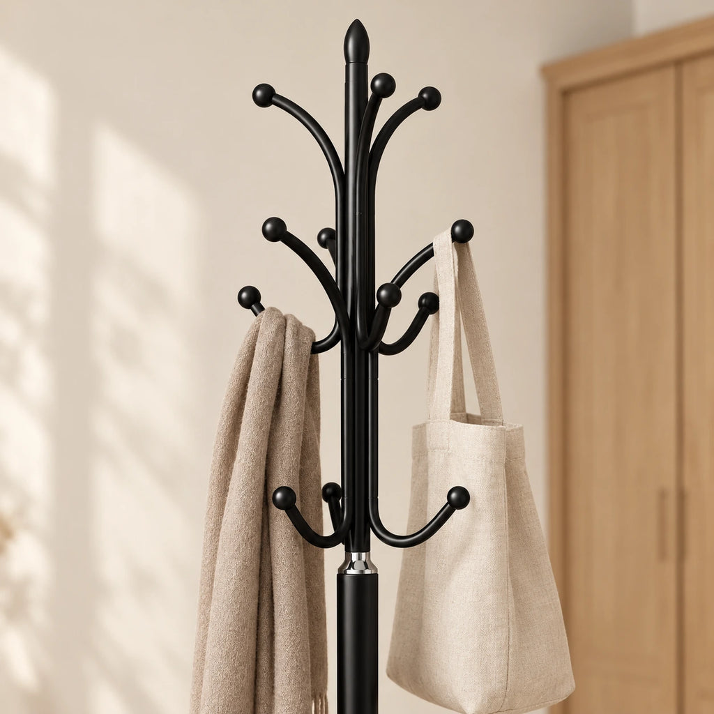 Porte-manteau moderne noir base marbre 180 cm : finition et accessoires en situation
