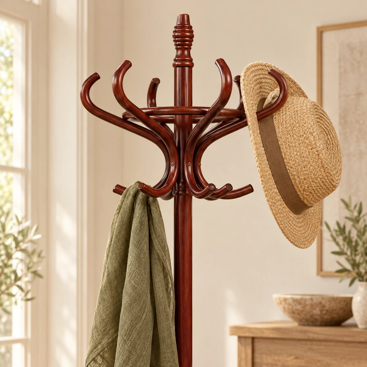 Porte-manteau perroquet bois brun avec porte-parapluies : finition et accessoires en situation