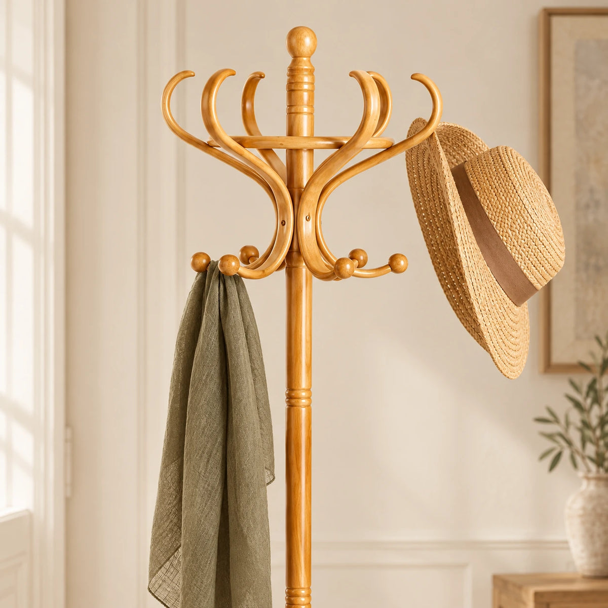 Porte-manteau perroquet bois clair 182 cm : finition et accessoires en situation