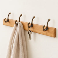 Porte-manteau mural en pin naturel, 4 crochets, 38 cm : utilisation