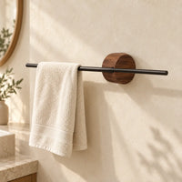 Porte-serviettes mural noyer et aluminium noir 40 cm : serviette (mise en scène illustrative)