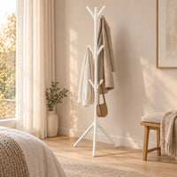 Porte-manteau sur pied blanc 9 crochets arbre - ambiance dans un dressing contemporain