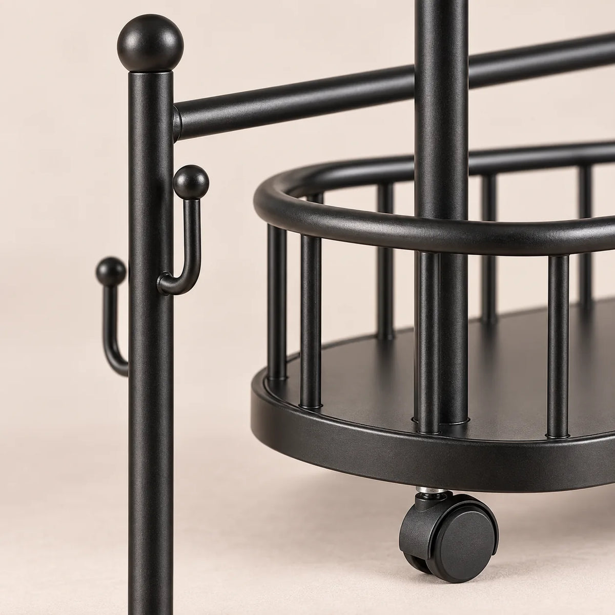 Porte-manteau sur pied métal noir 80 cm - portant à roulettes - détail de la structure et des finitions